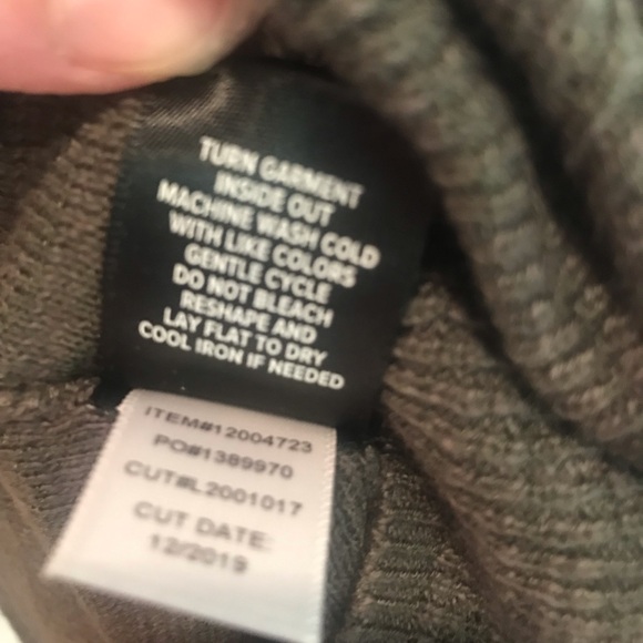 Size 3 Torrid color block cardigan. - Picture 5 of 10